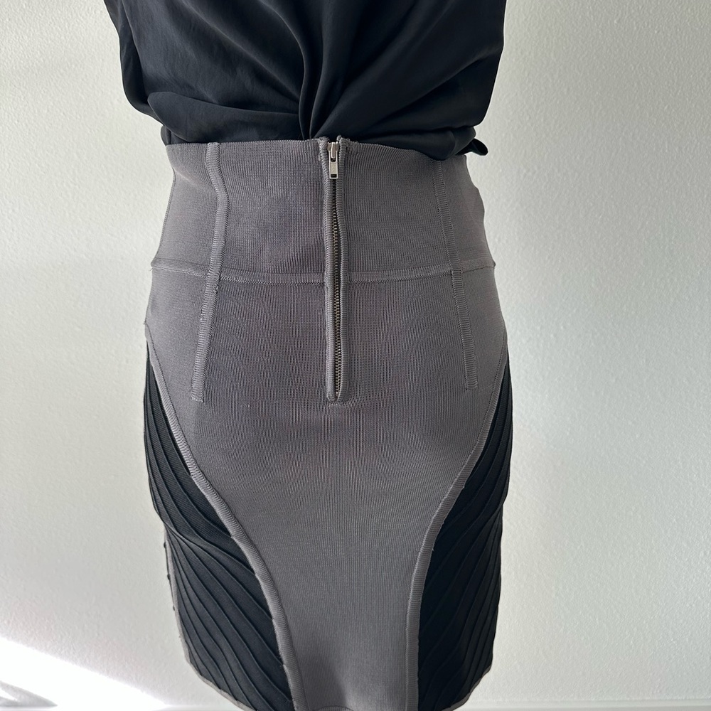 ARITZIA Wilfred Women’s High-waisted Knitted Metallic Pencil Skirt - Picture 2 of 3